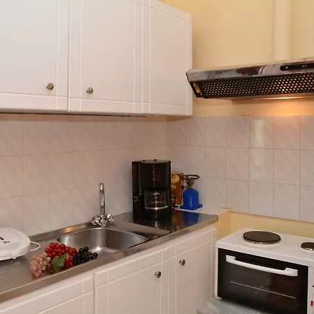 O Petros Apartamento *